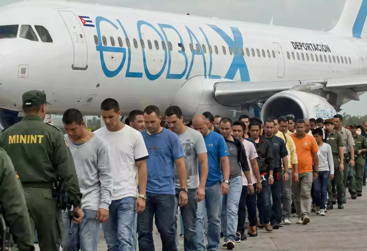 EE. UU. deport&oacute; a 170 cubanos a La Habana
